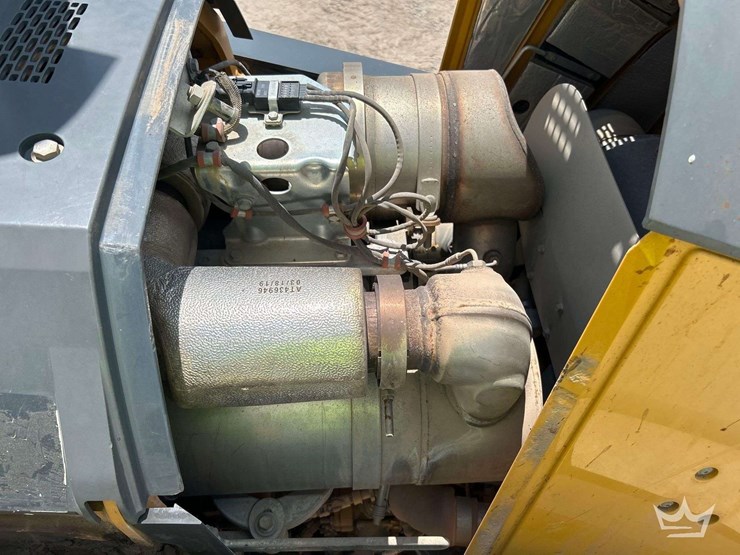 2019-deere-410l-image-7