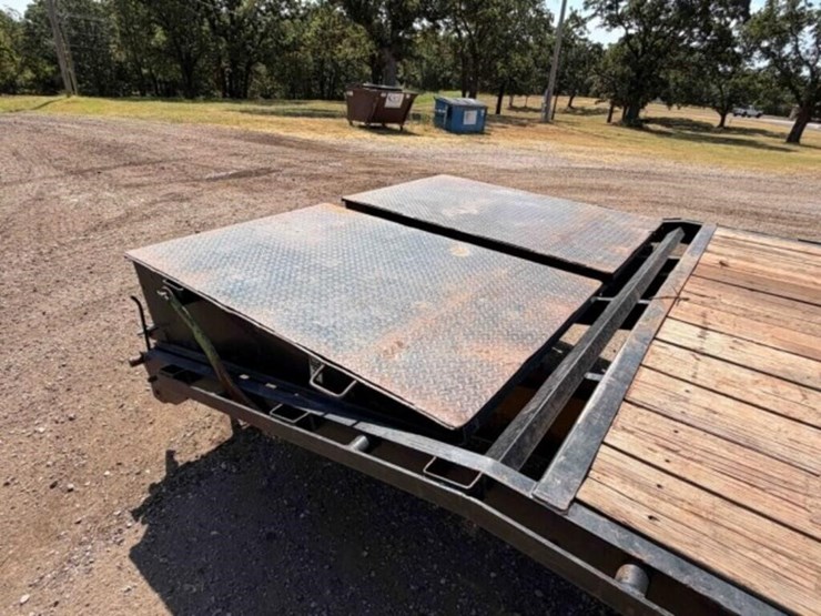 2018-lamar-gooseneck-flatbed-trailer-image-14
