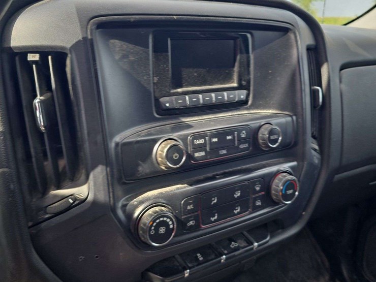 2015-gmc-2500-image-10