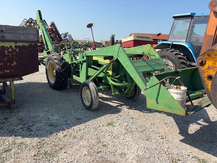 1956-john-deere-420-image-2