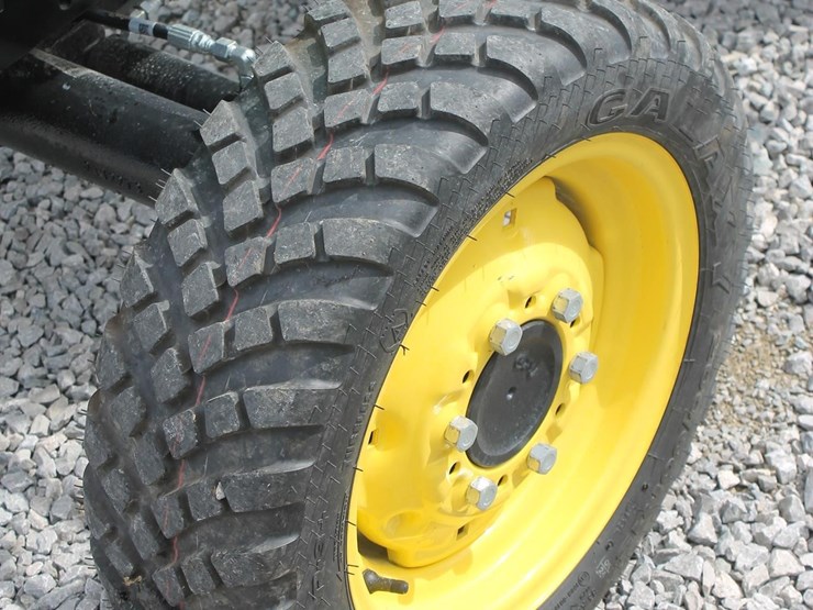 john-deere-2032r-image-10
