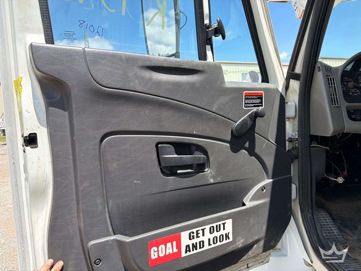 2014-international-durastar-4300-image-46