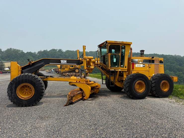 caterpillar-16h-image-1