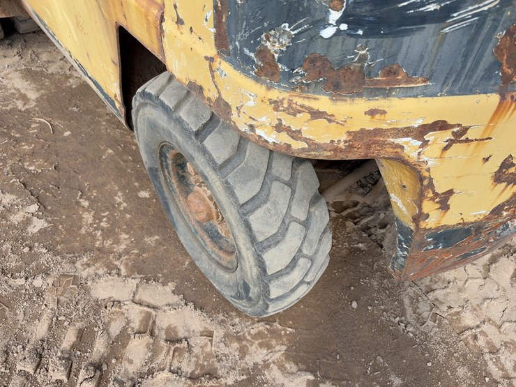 1998-caterpillar-dp40-image-12