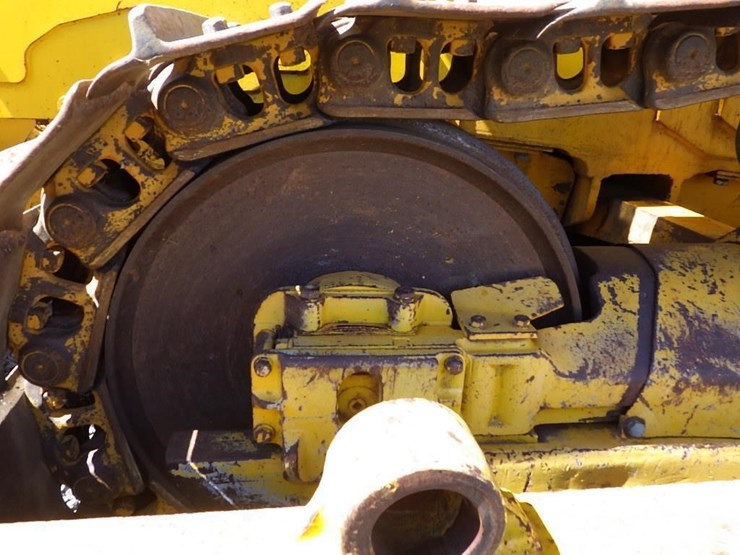 caterpillar-d6-image-11