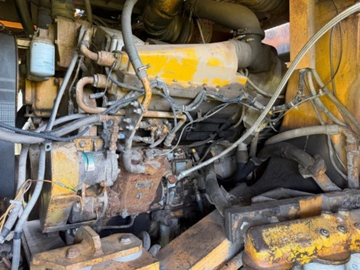 komatsu-330m-image-8