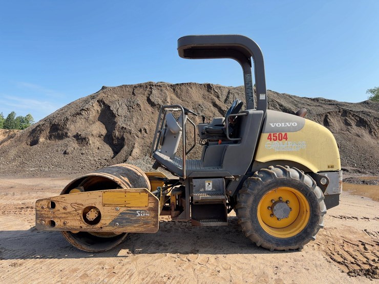 2011-volvo-sd45d-image-2