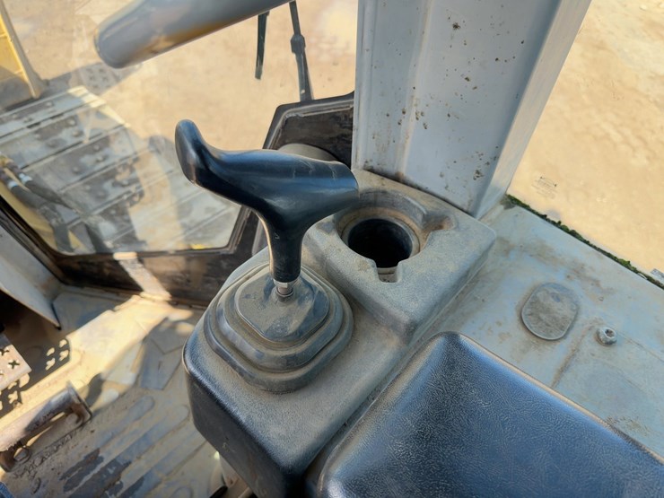 2004-caterpillar-d5g-xl-image-35