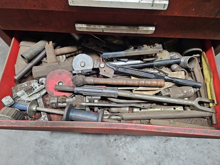 rolling-tool-chest-with-contents-image-18