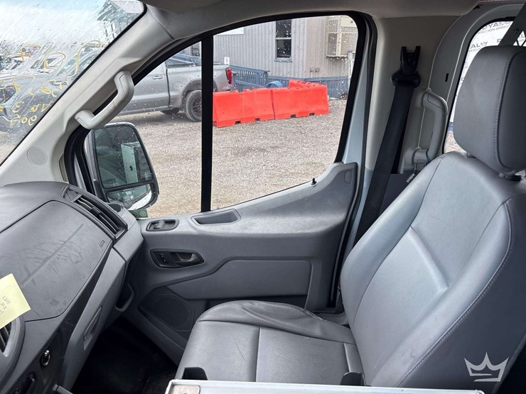 2017-ford-transit-image-21