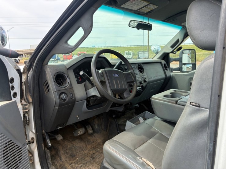 2013-ford-f550-image-11