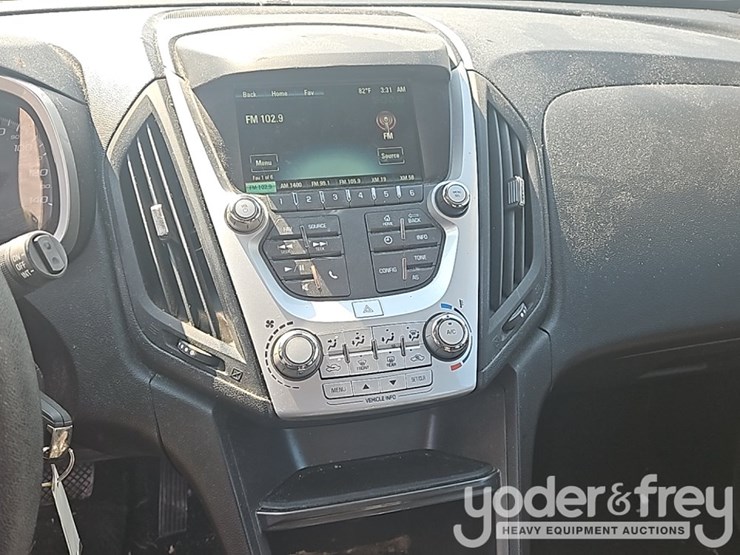 2016-chevrolet-equinox-image-16
