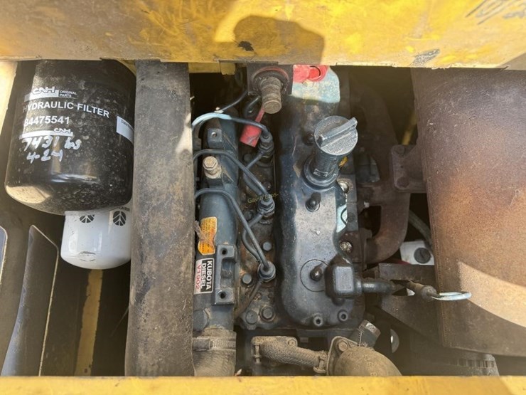 new-holland-l555-image-11