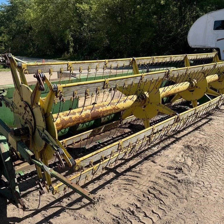 JOHN DEERE 213