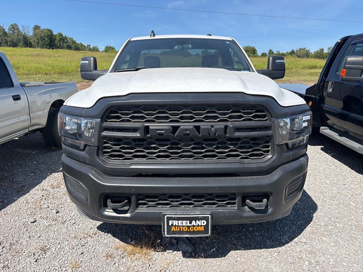 2024-ram-2500-tradesman-image-2