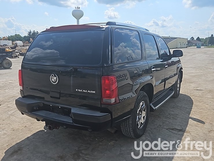 2003-cadillac-escalade-image-6