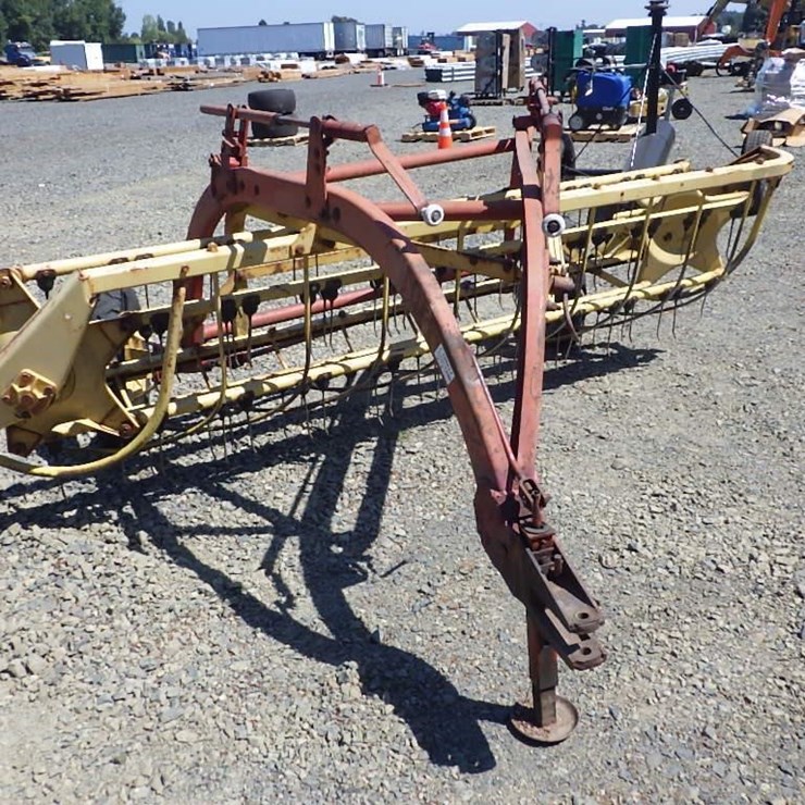 NEW HOLLAND 256