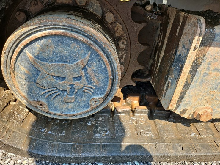 2011-bobcat-325g-image-17