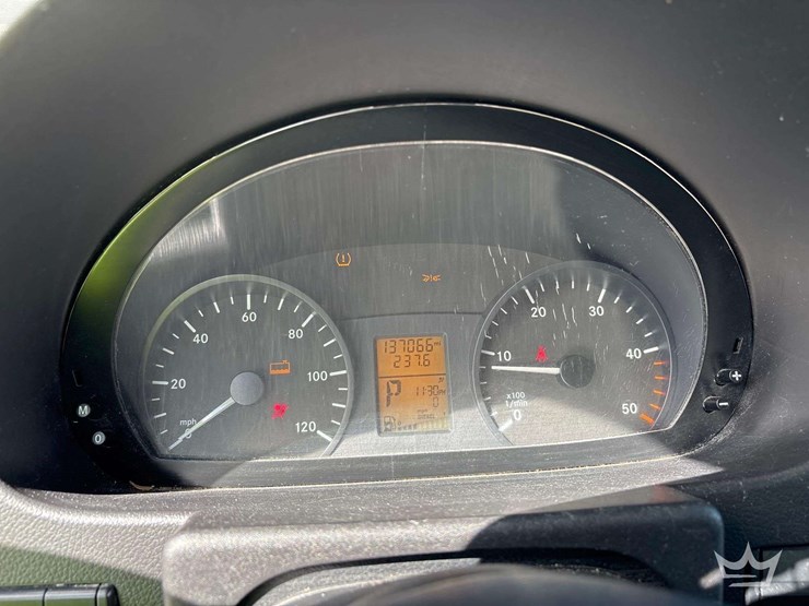 2018-mercedes-benz-sprinter-2500-image-12