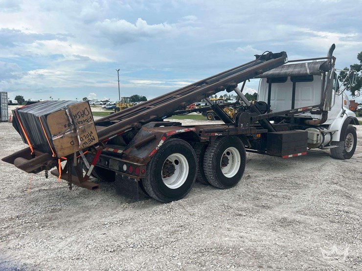 2007-sterling-l9500-image-3