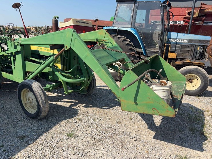 1956-john-deere-420-image-3