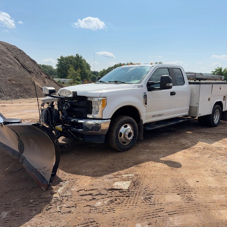 2017 FORD F350 XL