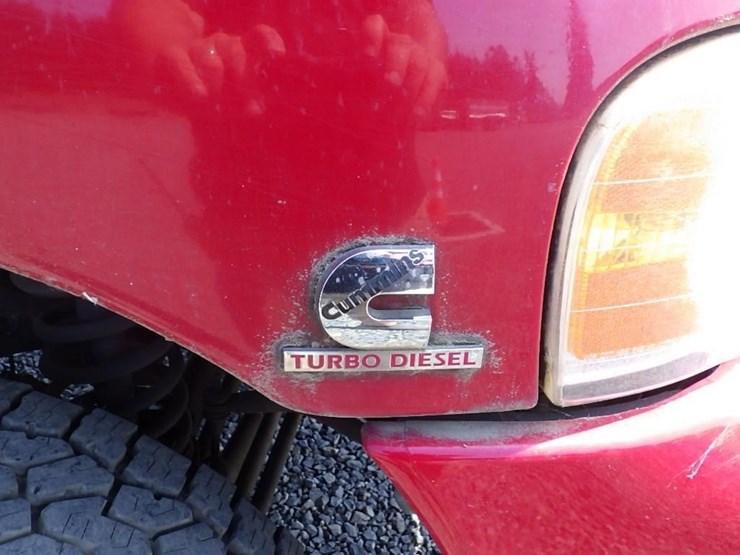 2004-dodge-2500-image-18