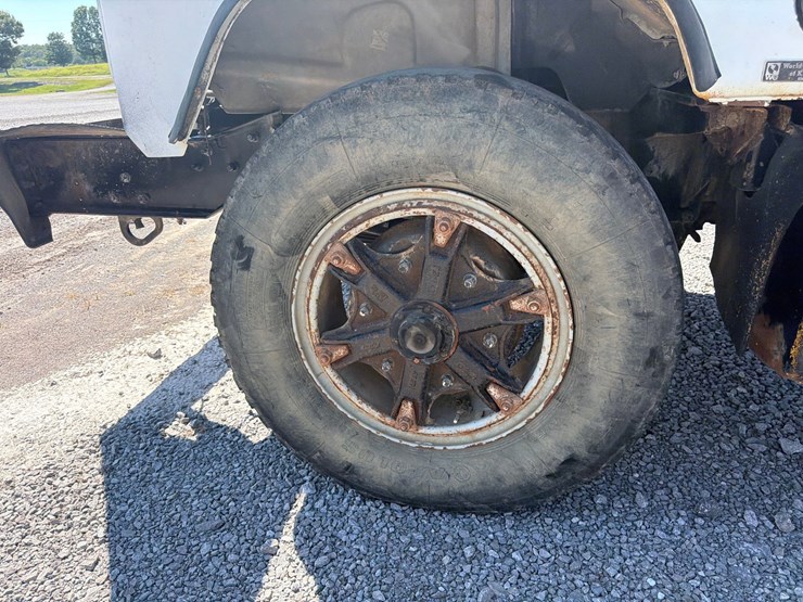 2000-mack-dm690sx-image-11