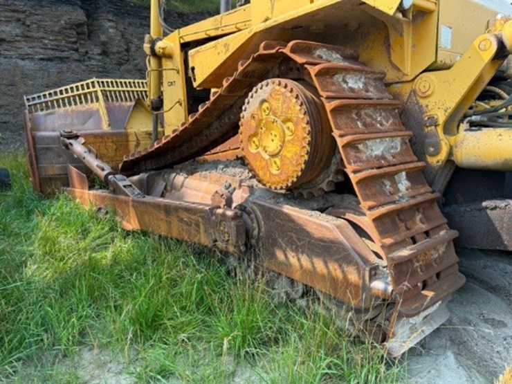 caterpillar-d10-image-9