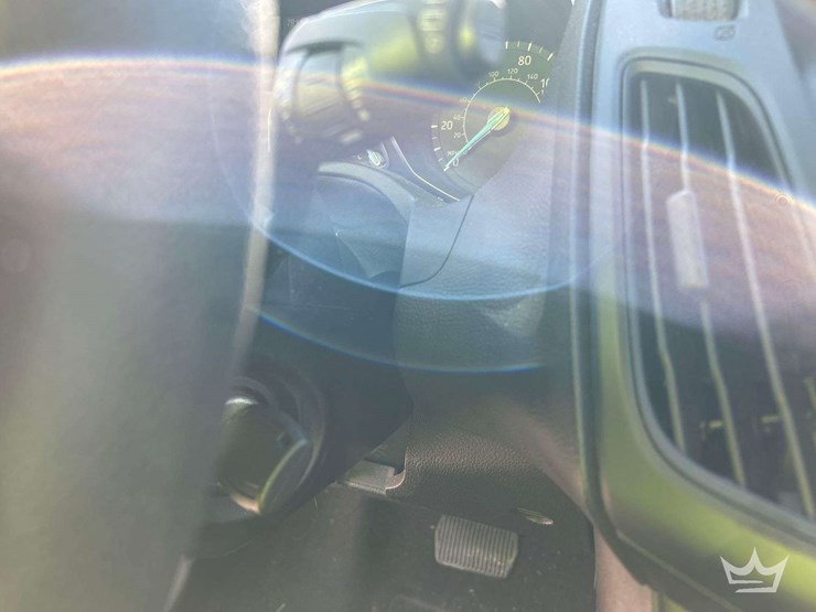 2015-ford-focus-hatchback-image-16