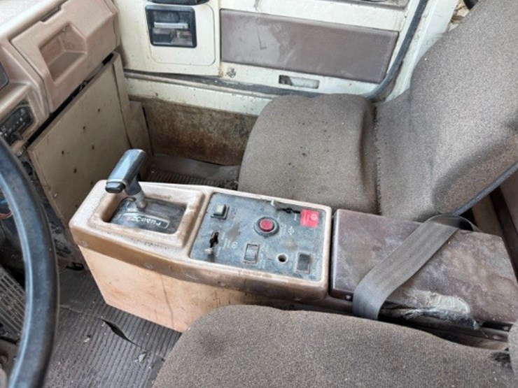 komatsu-330m-image-12