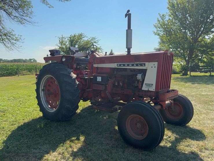 farmall-806-diesel-image-7