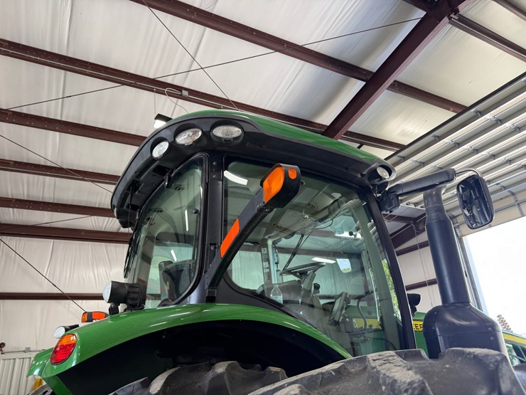 2011-john-deere-8285r-image-54