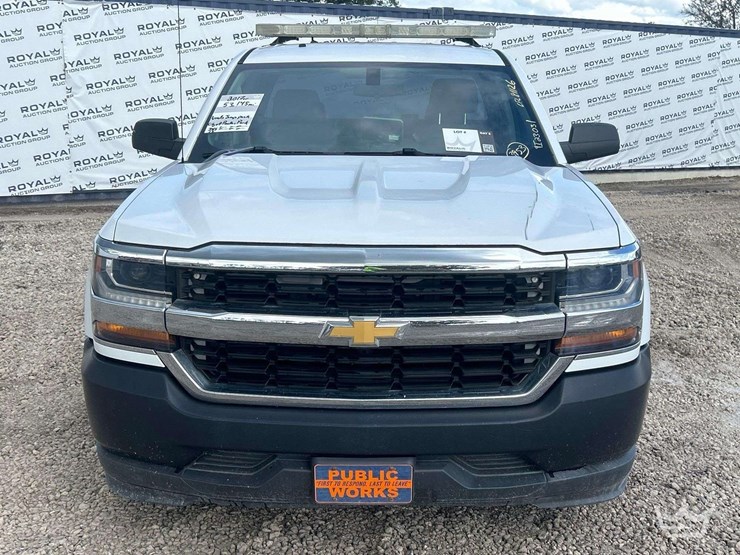 2017-chevrolet-silverado-1500-image-26