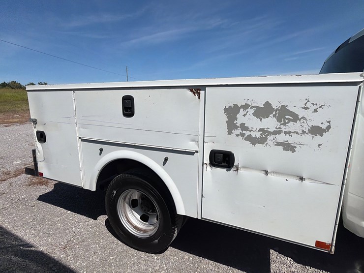 2016-dodge-3500-image-11