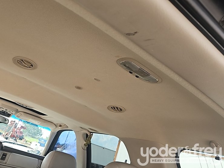 2003-cadillac-escalade-image-25