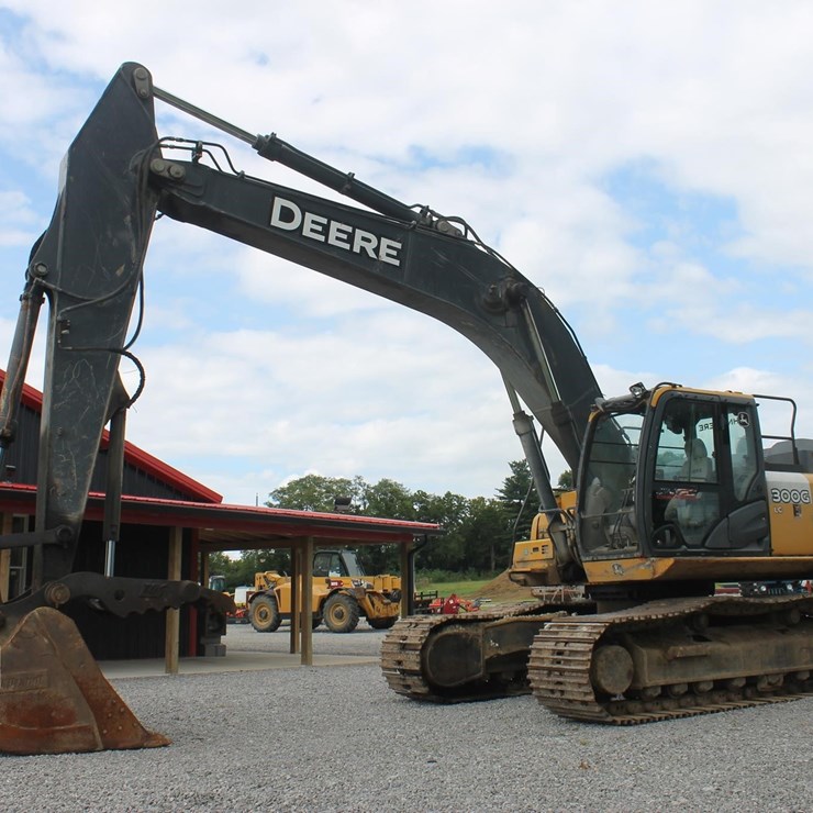 DEERE 300G LC