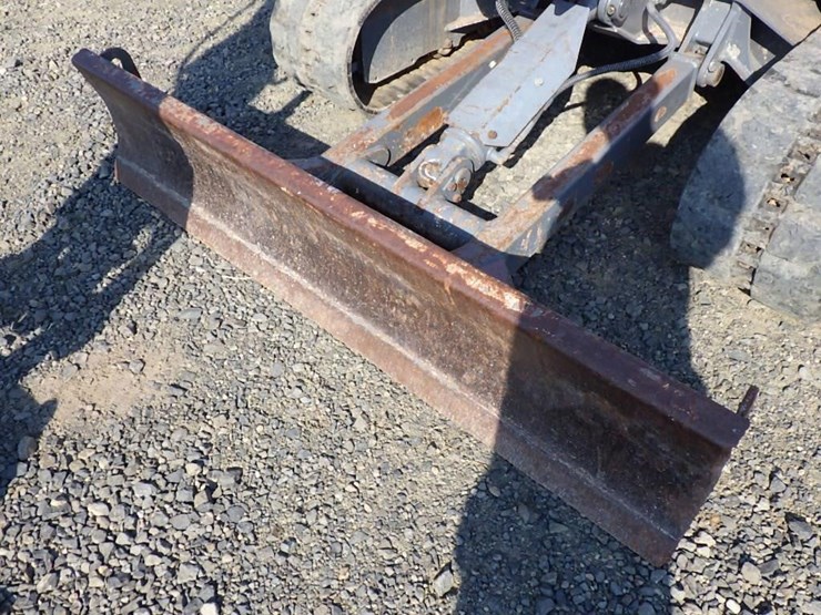 takeuchi-tb240-image-22