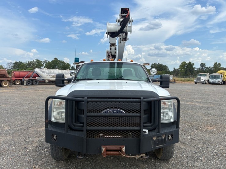 2013-ford-f550-image-3