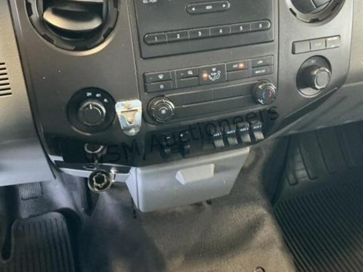 2011-ford-f550-image-21