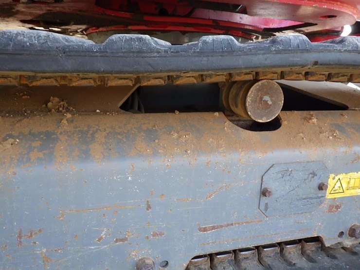 takeuchi-tb240-image-13