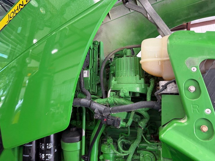 2011-john-deere-8285r-image-69