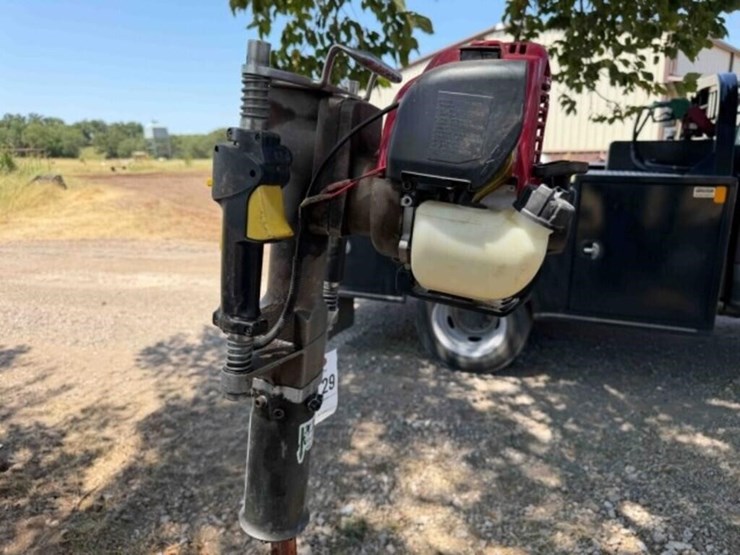 redi-driver-gas-powered-post-driver-image-2