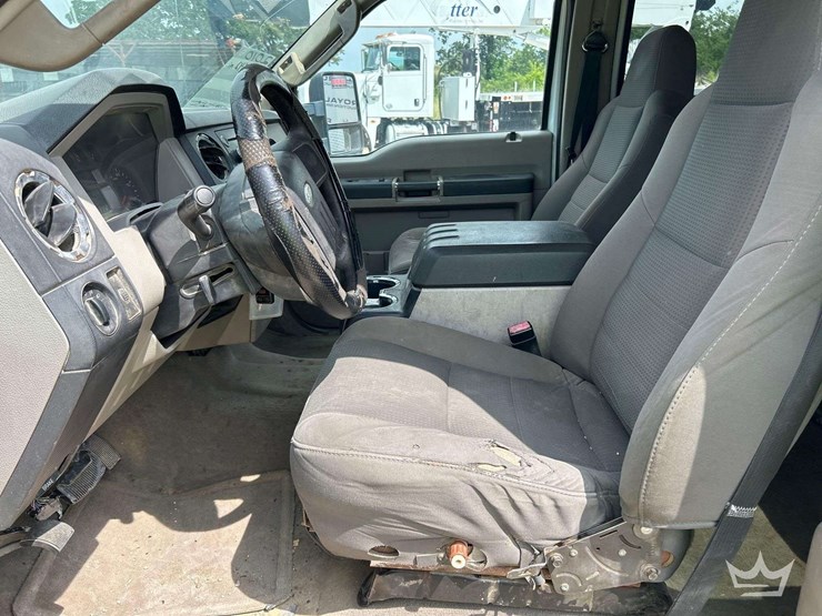 2010-ford-f550-image-12