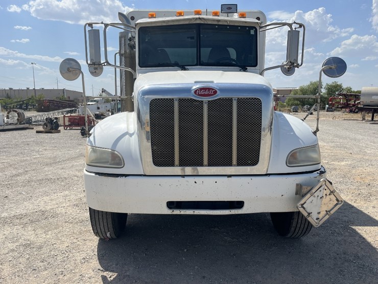 2012-peterbilt-337-image-2