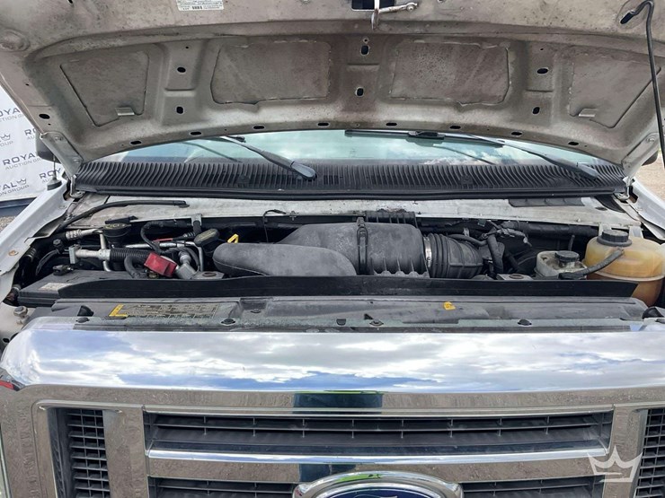 2013-ford-e350-image-8