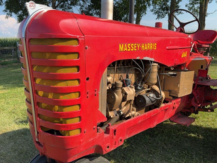 massey-ferguson-444-image-11