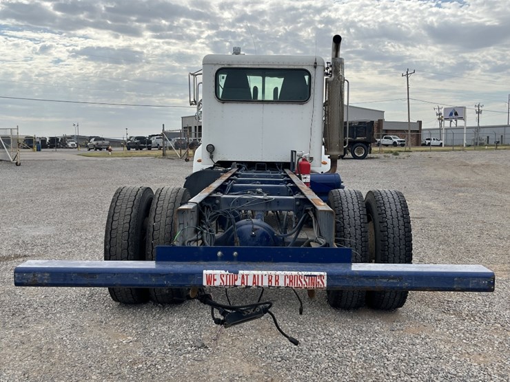 2012-peterbilt-337-image-6