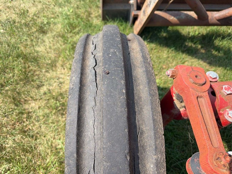 farmall-340-gas-with-loader-image-62