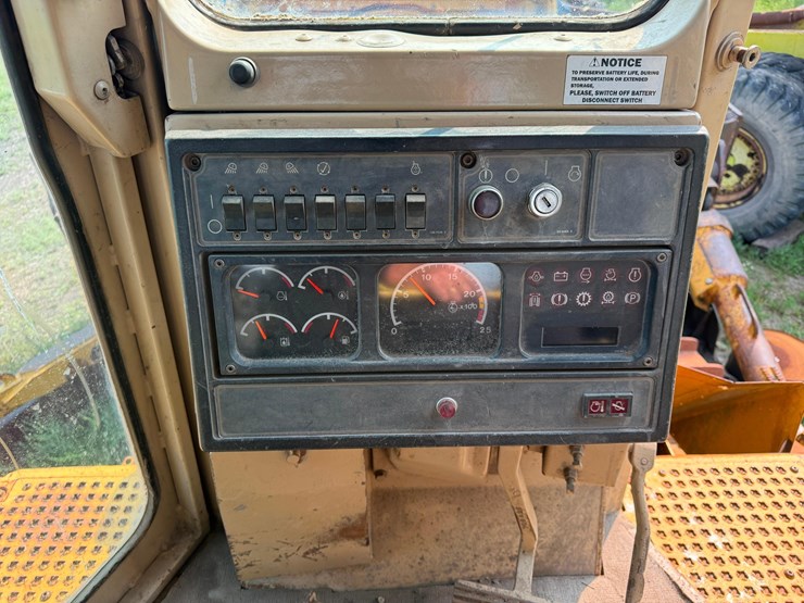 caterpillar-d11r-image-14